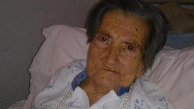 99 candeline per Derna