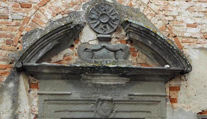 Nel cuore di Fucecchio c’è un oratorio che ormai cade a pezzi 