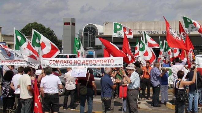 Aeroporto, già pronta la contestazione in vista del voto