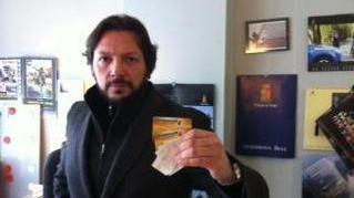 Fa il pieno con le carte dell’Asl, licenziata