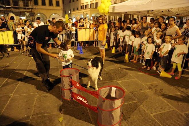 Duecento bambini accendono la notte di Empoli 