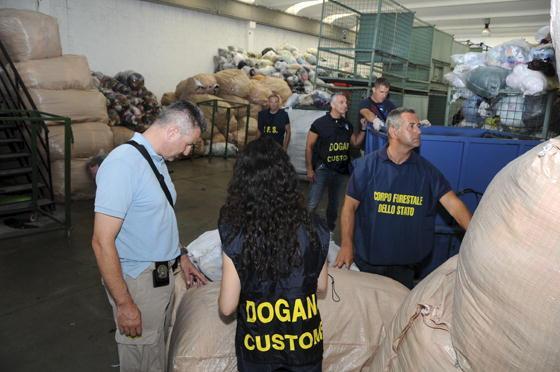 Maxi traffico illeciti di rifiuti, perquisizioni anche in città 