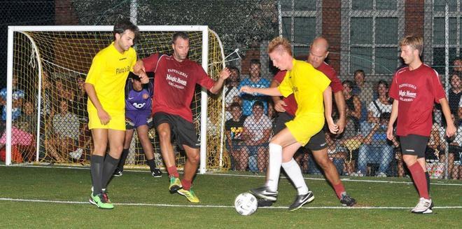Calcio a 5 e spettacolo nelle gare del Van Toff 