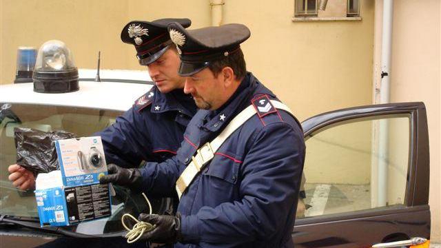 Anziana coppia derubata dal falso idraulico