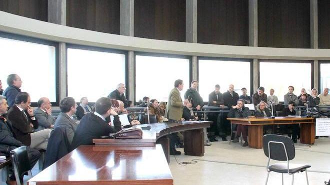 Avvocati ancora in piazza per salvare il tribunale