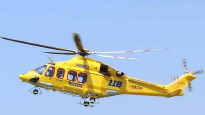 Si ribalta con l’auto a Sgrillozzo Ferita una 28enne