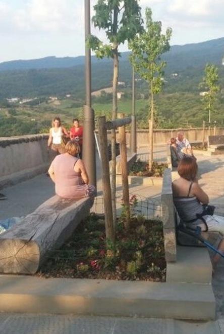Volontari del Poggio ripuliscono il paese