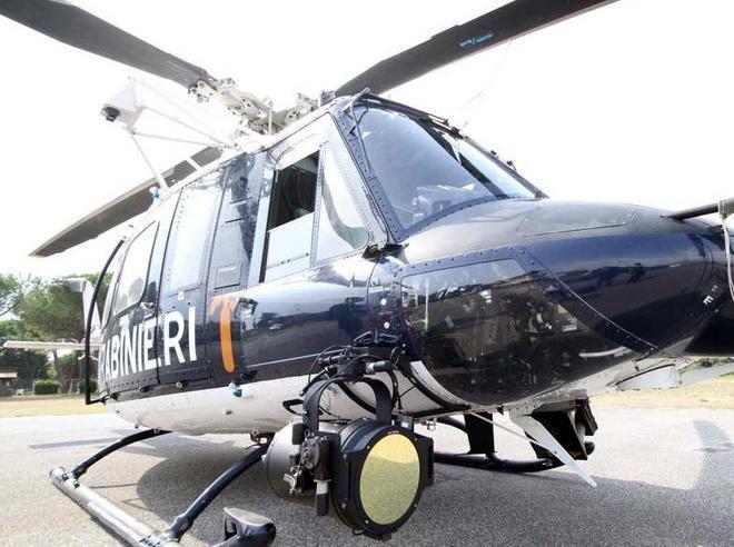 Elicottero in volo a caccia di marijuana 