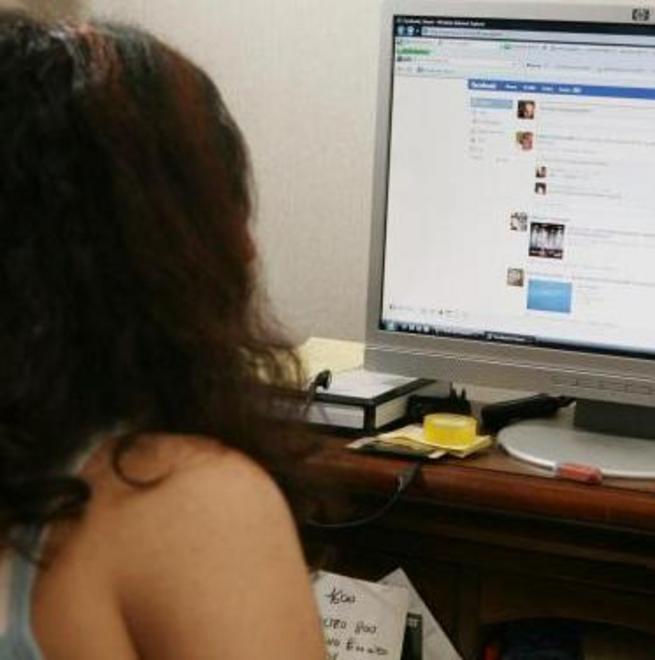 Annuncia il suicidio su Fb e si impicca in giardino 