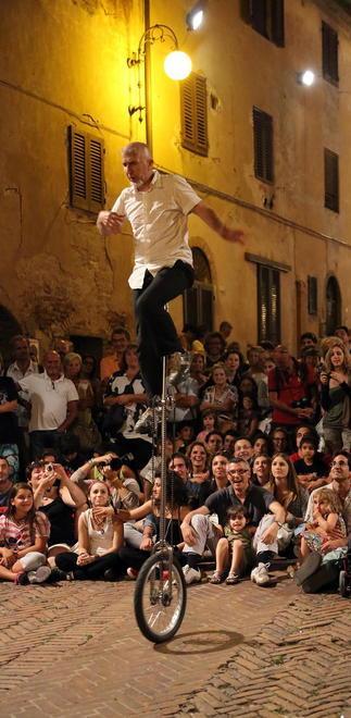 Mercantia corre anche sul web 