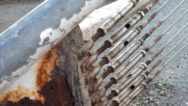 Sos per la passerella sulla Fossa dell’Abate «Catasta di ruggine»