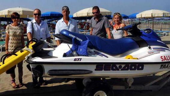 Moto d’acqua per soccorrere i bagnanti in difficoltà in mare