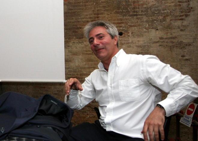 La pianista presenta il suo album d’esordio “Giocando con i bottoni” 