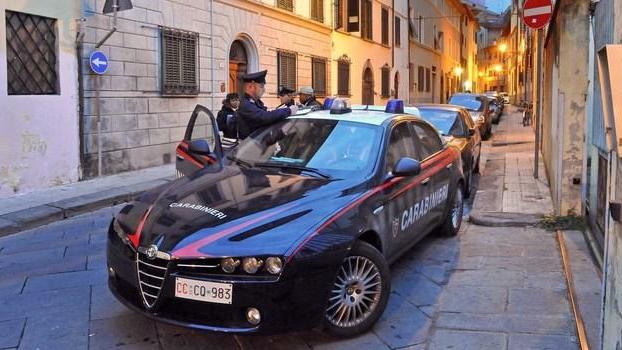 Le rubano l’auto con a bordo la figlia