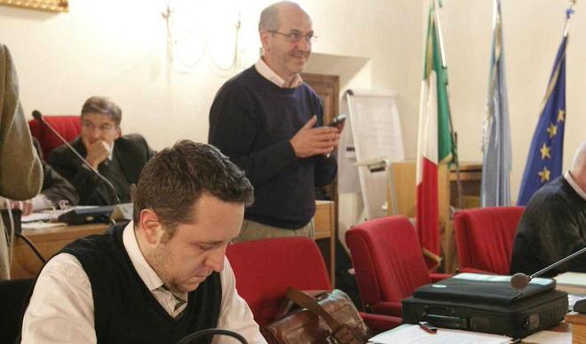 San Giuliano, Prc all’attacco: «Tutti a casa»