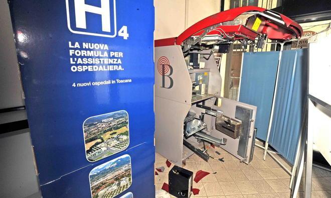 Forzano a picconate il punto-ticket dell’Asl