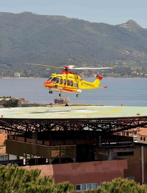 Paura per una bimba di 3 anni caduta da uno scivolo