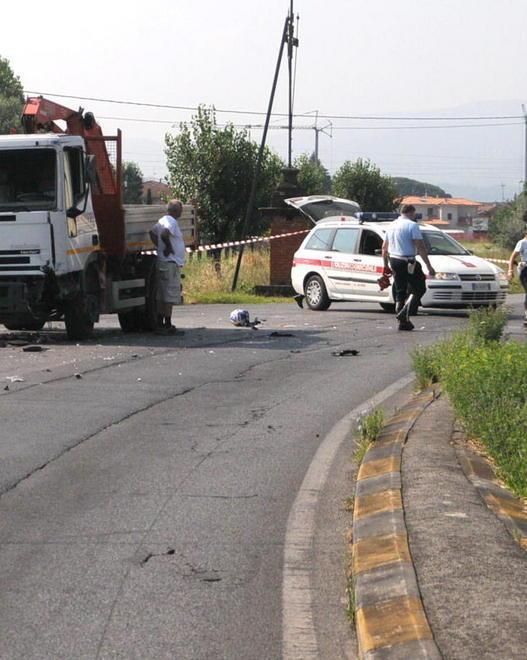 I residenti vogliono una rotonda in via dell’Avemaria
