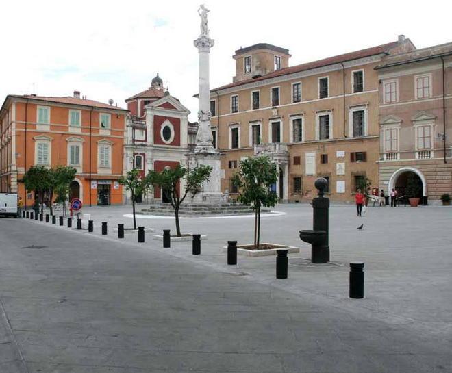  La protesta: troppo rumore in quella piazza