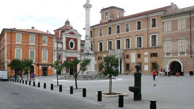 La protesta: troppo rumore in quella piazza