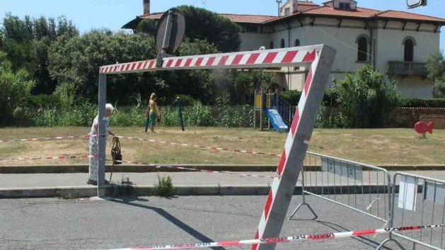 Abbattuta la sbarra, ingresso chiuso