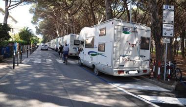 Troppi camper Sel: anarchia sul lungomare