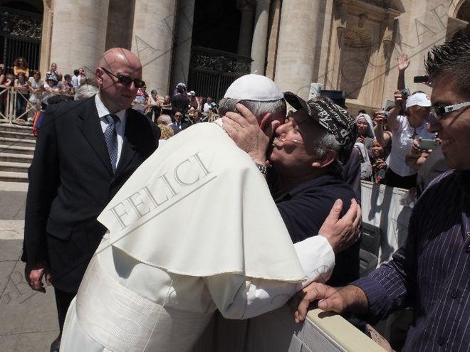 Ecco il cd su Papa Francesco con la canzone di un pratese 