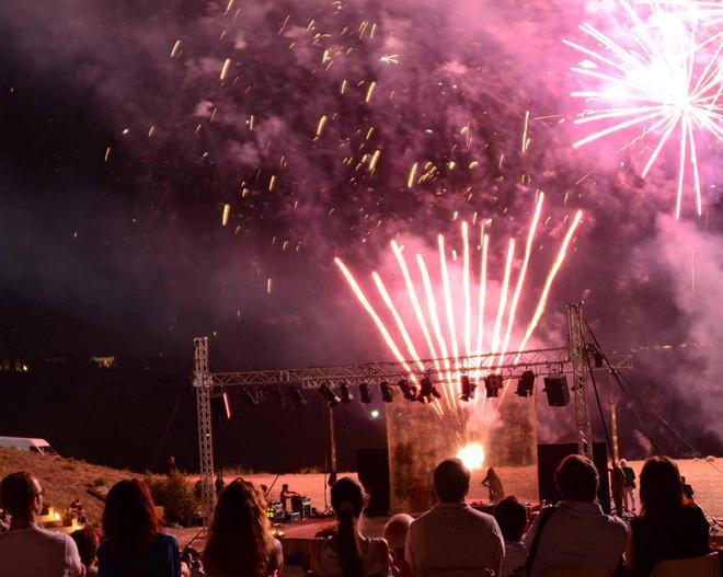 I fuochi artificiali salutano il successo di “Undici Lune” 