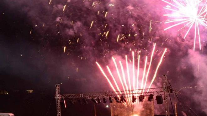 I fuochi artificiali salutano il successo di “Undici Lune”
