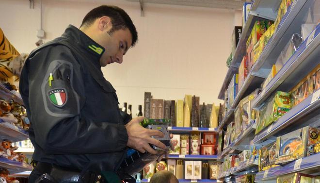 Cibo scaduto e rimesso in commercio 