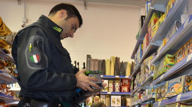 Cibo scaduto e rimesso in commercio