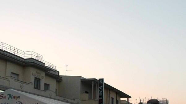 Zuffa in Passeggiata, una donna incinta si accascia al suolo