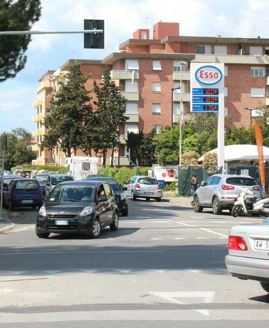 Semafori contestati prima di accendersi 
