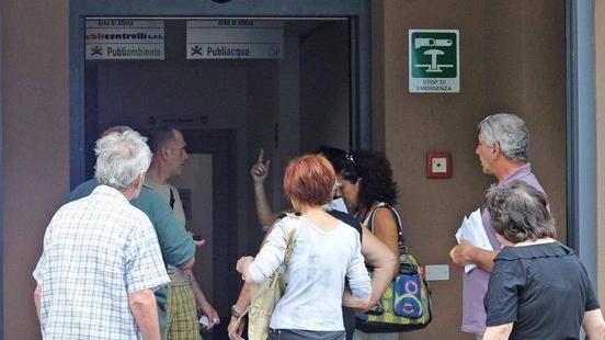 Sulla Tares è il caos, artigiani infuriati