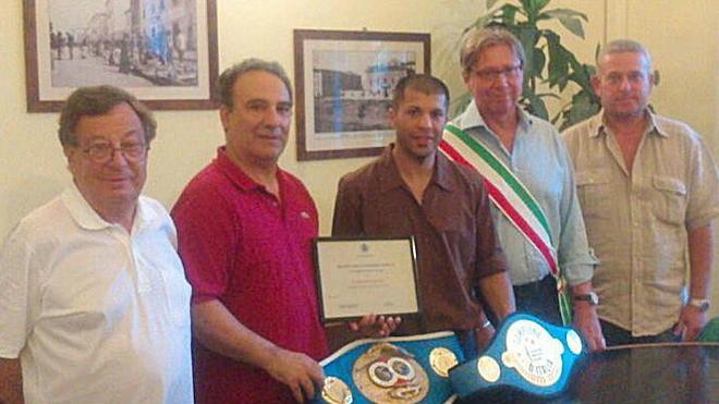 Pagliara premiato dal sindaco Benedetti