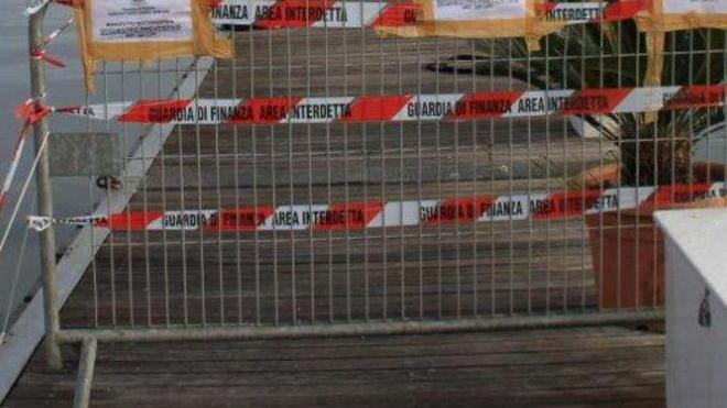 Pontile a Porto Ercole, stop alla rimozione