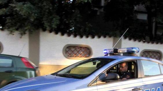 Morde un poliziotto, condannato a 9 mesi