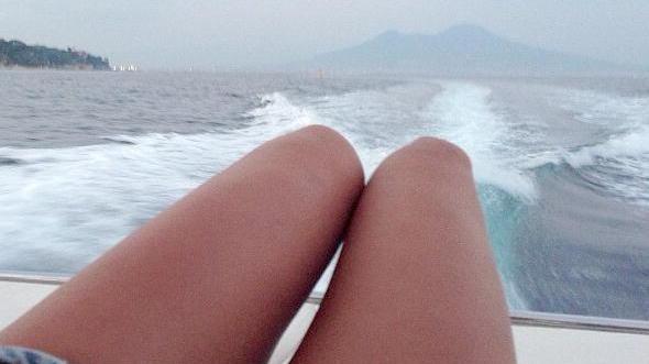 Fra moda e marketing il mondo di Twitter ha scoperto le gambe