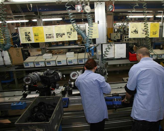 Piaggio, chieste due settimane di “cassa” 