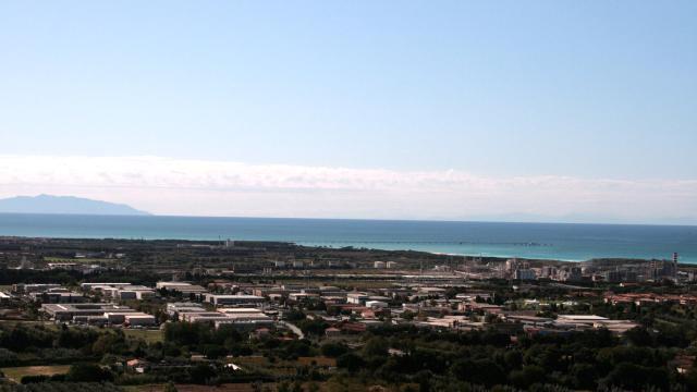 Ancora furti, svaligiata ditta alle Morelline