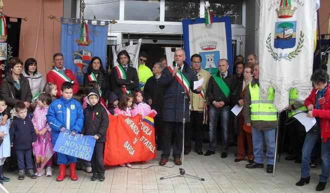 Tutta la Valle in piazza contro l’“ospedalino” 