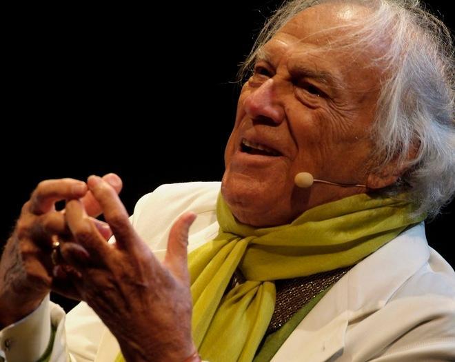 Albertazzi compie 90 anni e li festeggia a Volterra 