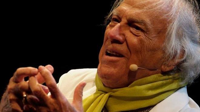 Albertazzi compie 90 anni e li festeggia a Volterra