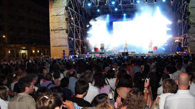 A Lido di Camaiore la notte si accende di blu