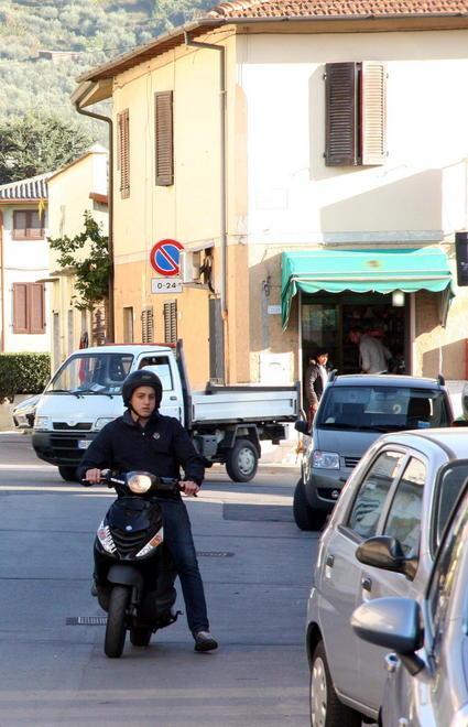 Stiava, strade pericolose e buie 