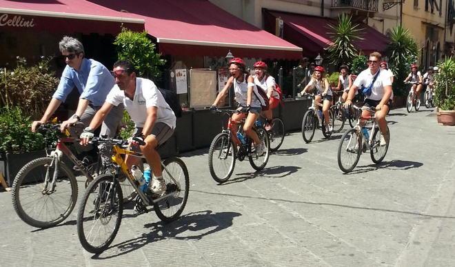 Calcio a 5 verso le finali, un successo il Bici Tour 