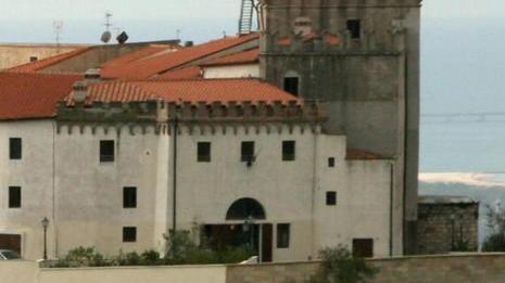Il Comune dà in affitto i fondi dentro al castello