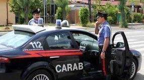Entrano in un’abitazione Portano via soldi e gioielli