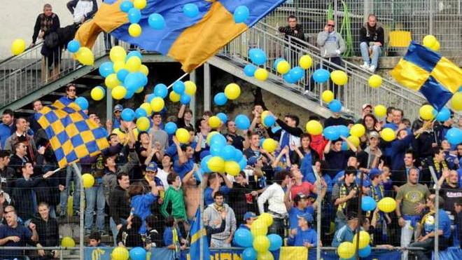 Carrarese frena nell’amichevole con il Varese (0-2)