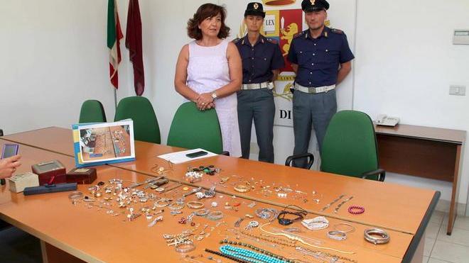 La mamma? Rubava a casa degli amici